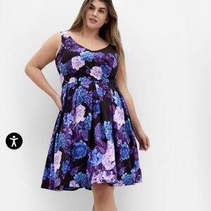 City Chic Purple hydrangea Floral Fit & Flare Dress Sz 16 New